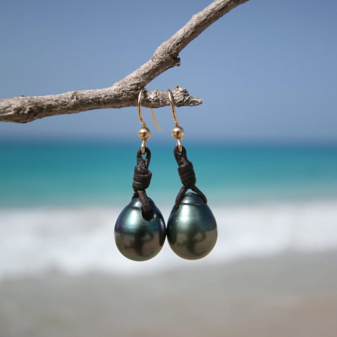 Boucles D'oreilles Perle Noire De Tahiti Et Apatite Bleue - Or Filled - Dormeuses - Neuf Avec étiquettes