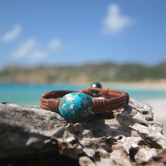 Turquoise on Leather bracelet with one Tahitian pearl clasp, black pearl, boho & beach jewelry, St Barth jewelry. Genuine Turquoise