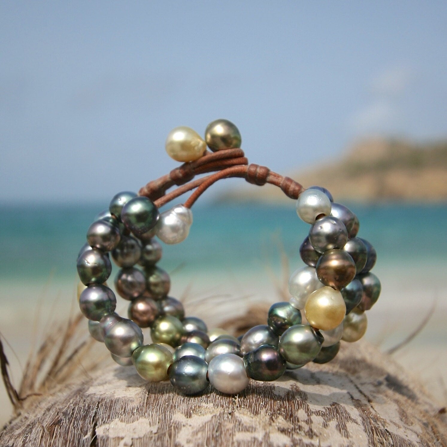 Bracelet homme en cuir perle de tahiti et pierres, le must