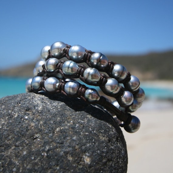 Triple wrap of 42 Tahitian pearls bracelet, cultured pearls, St barthelemy island design, black pearls, boho, beach jewelry, hippiechic,