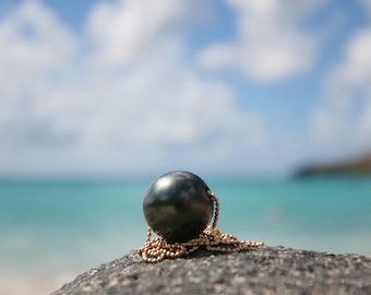 Enormous Tahitian pearl on thinnest gold ball-chain, beach jewelry, boho jewelry, Tahitian black pearls, cultured pearls, Gold chain.