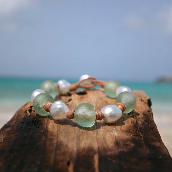 Leather and white pearls bracelet for women, pearl and leather jewelry, beach jewelry, St Barts jewelry, seaside jewelry, African beads .