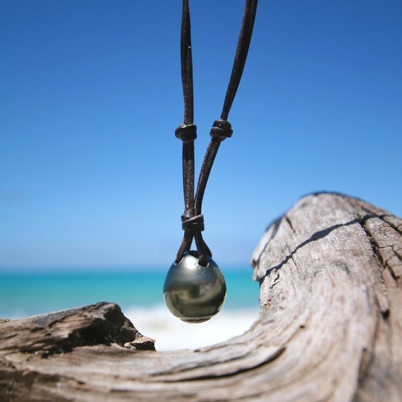 Exceptional 16/17 MM+ focal Tahitian pearl leather necklace, st barth beach leather jewelry, boho, cultured pearls, St Barth signature
