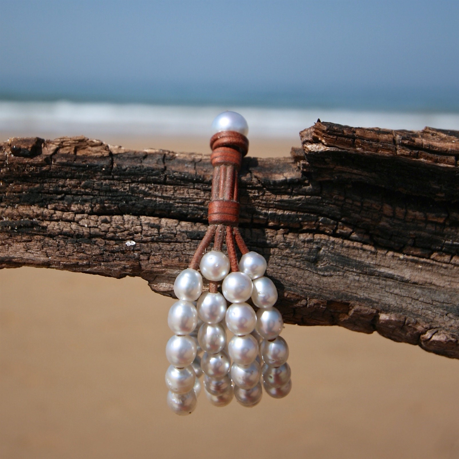 Trésors de St Barth - Four strands cuff bracelet of white Australian pearls  !