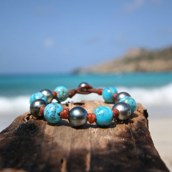 Genuine turquoise and Tahitian black pearls leather bracelet, pearl and leather jewelry, beach jewelry, St Barts jewelry, seaside jewelry.