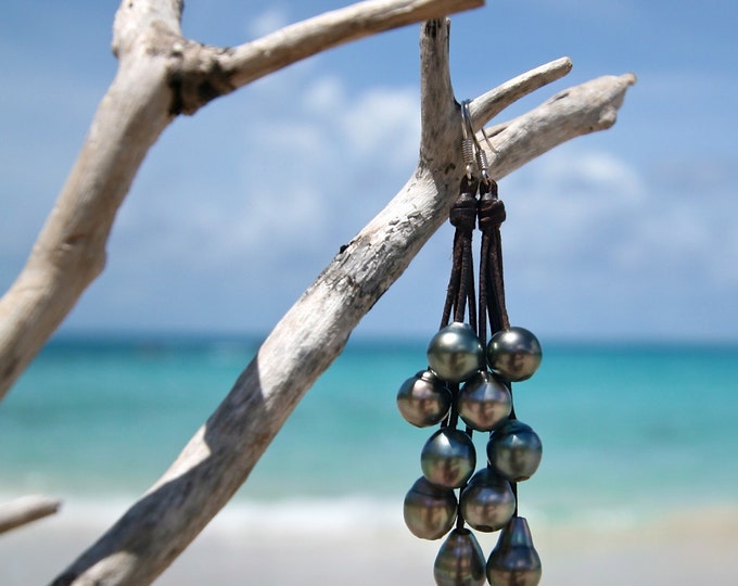 Waterfall earrings of shinny Tahitian colorful pearls, beach jewelry, Tahitian black pearls, cultured pearls, boho jewelry, gypsy.