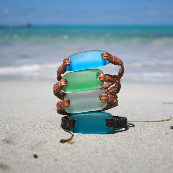 Sea glass bracelet, chunky solid 18K gold clasp or tahitian pearls clasp, braided leather, beach glass, tailor made bracelet, St Barth