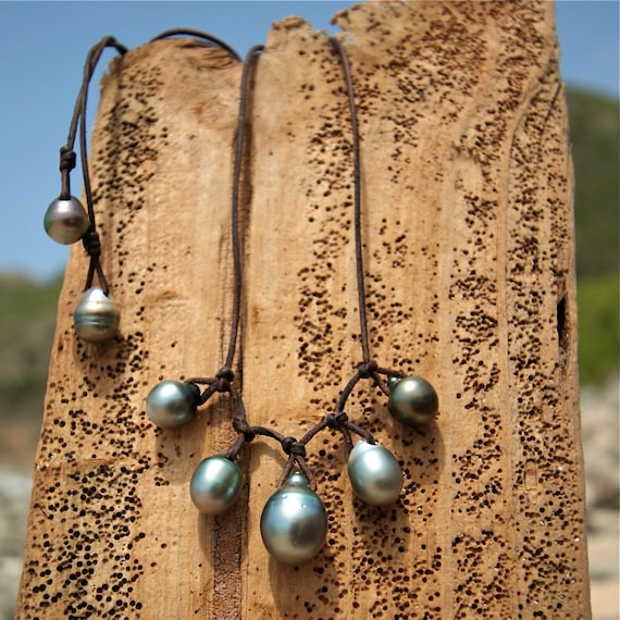Leather and pearls necklace, Black Tahitian pearls tiara necklace and leather, Australian pearls, beach jewelry, gypsy inspiration, boho.