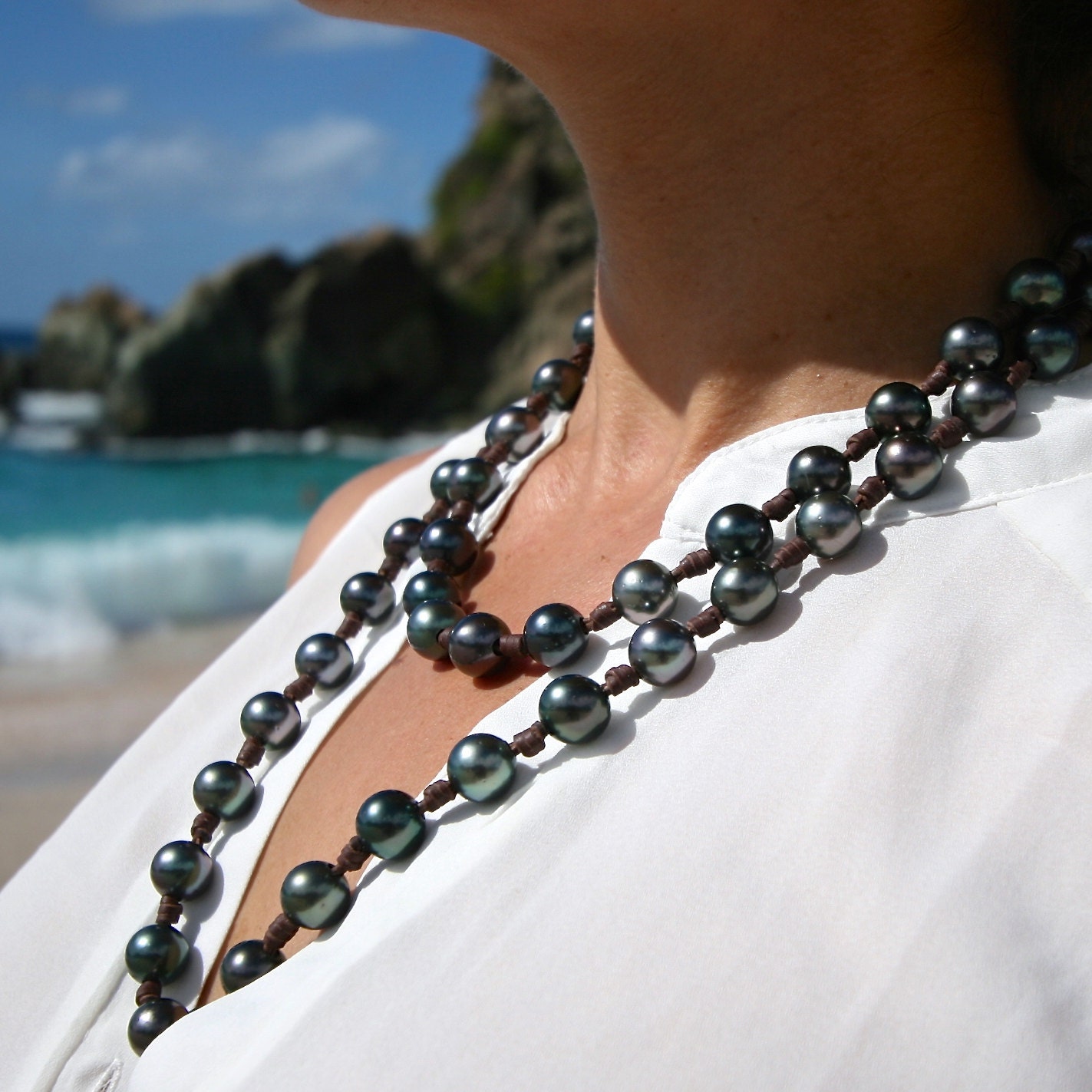 Pearls and Leather Necklace for Women, Seaside Beach Jewelry, Tahitian Black Cultured Pearls, Pearl Choker, Pearl Pendant, St Barts Jewelry.