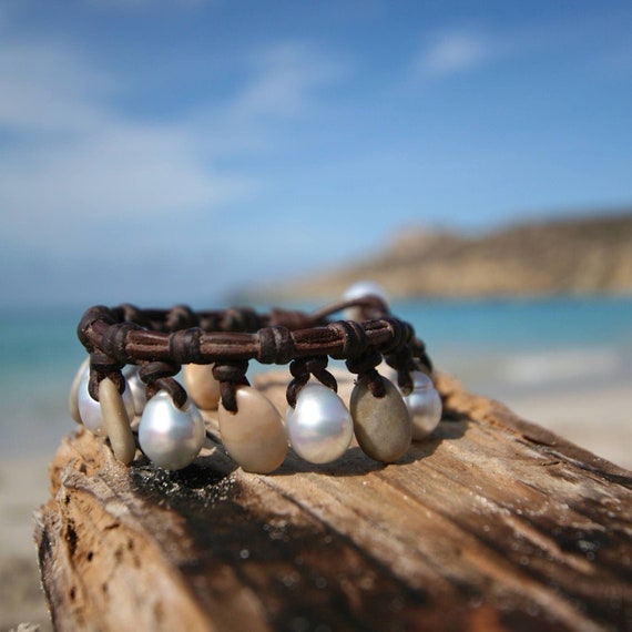 Pebbles and cultured pearls strung on leather bracelet, Tahitian / Australian fine pearls, bohochic beach jewelry St Barthelemy beach design