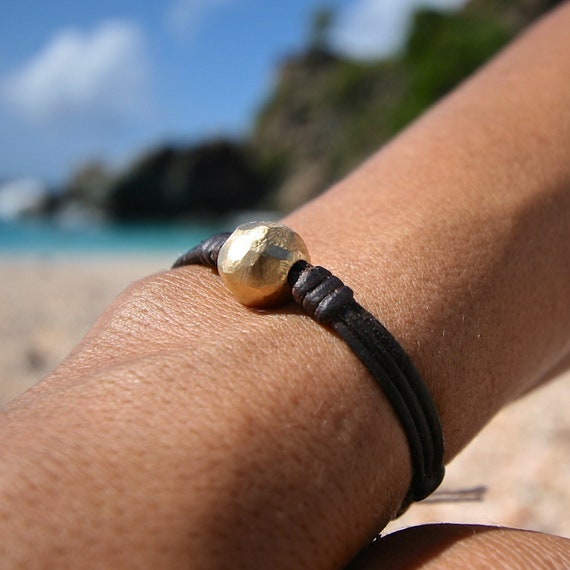 Gold 18k and leather bracelet, super chic luxury jewelry, bohemian chic inspiration, one of a kind solid gold design, St Barths signature.
