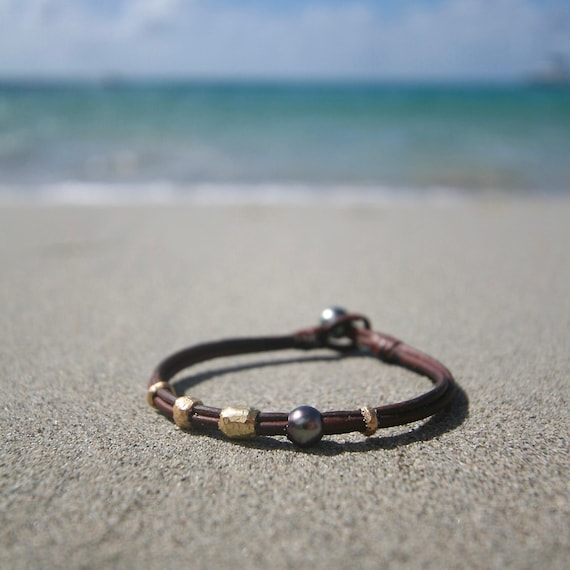 Unisex bracelet featuring 18K solid gold beads and Tahitian pearls, St Barth beach jewelry, St Barth signature, St Tropez summer jewelry