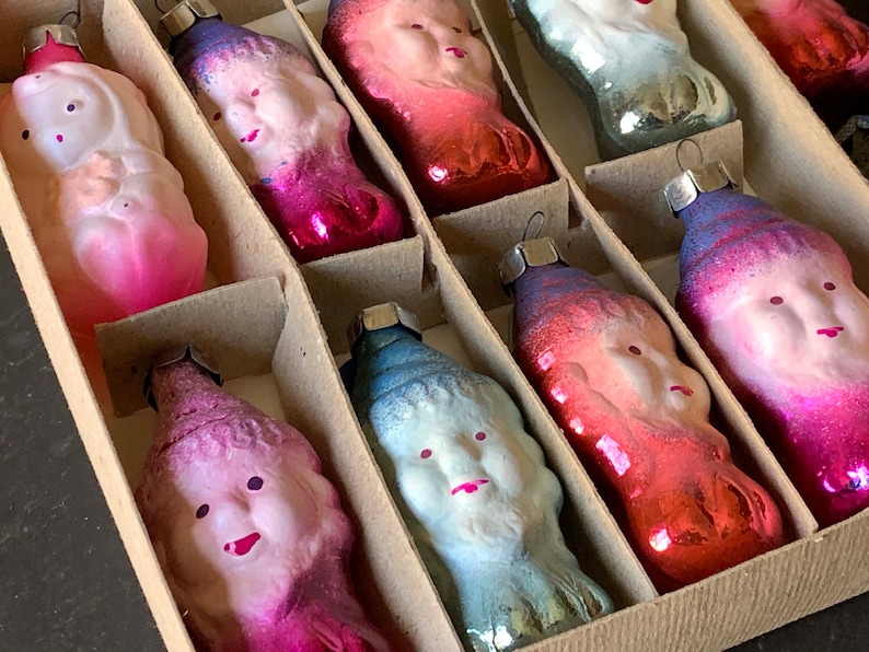 Cute NoS VtG 90s DIY fairy tale garland ornaments Pink Snow White & 7 dwarf elf gnomes USSR Soviet fuchsia blue mercury glass box set of 8 BOXED SET of 8