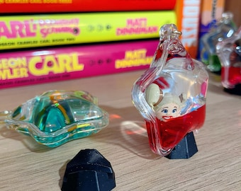 Dungeon Crawler Carl Keychain Display Stand – 3D Printed Mini Stand (Black PLA)