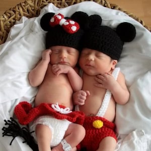 Stroje inspirowane filmem „Mickey i Minnie” do robienia na szydełku