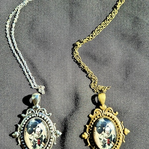 Gothic halloween spooky horror necklace. PENNYWISE/IT. 18x25 glass cabachon necklace.