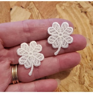 Shamrock ~ St. Patrick&#39;s Day - Irish Wedding - Irish Baptism -  White -  Embroidered Iron On Applique Patch - Set Of 2 SMALL - Crafts