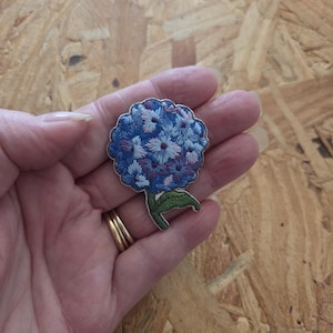 Flower - Blue Hydrangea - Spring - Embroidered Iron On Applique Patch - Crafts