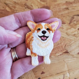 Dog - Corgie - Pembroke Welsh Corgi - Pet - Embroidered Iron On Patch - Crafts