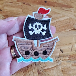 Pirate Ship - Pirates - Skull Cross Bones - Embroidered Iron On Patch - Crafts