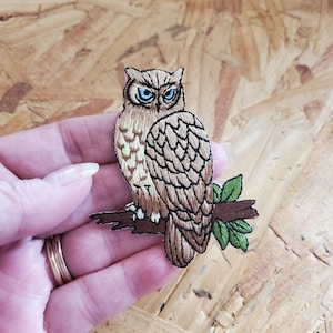 Owl - Forest Owl - Reading - Birds - Books - School - Wild Birds - Embroidered Iron On Patch