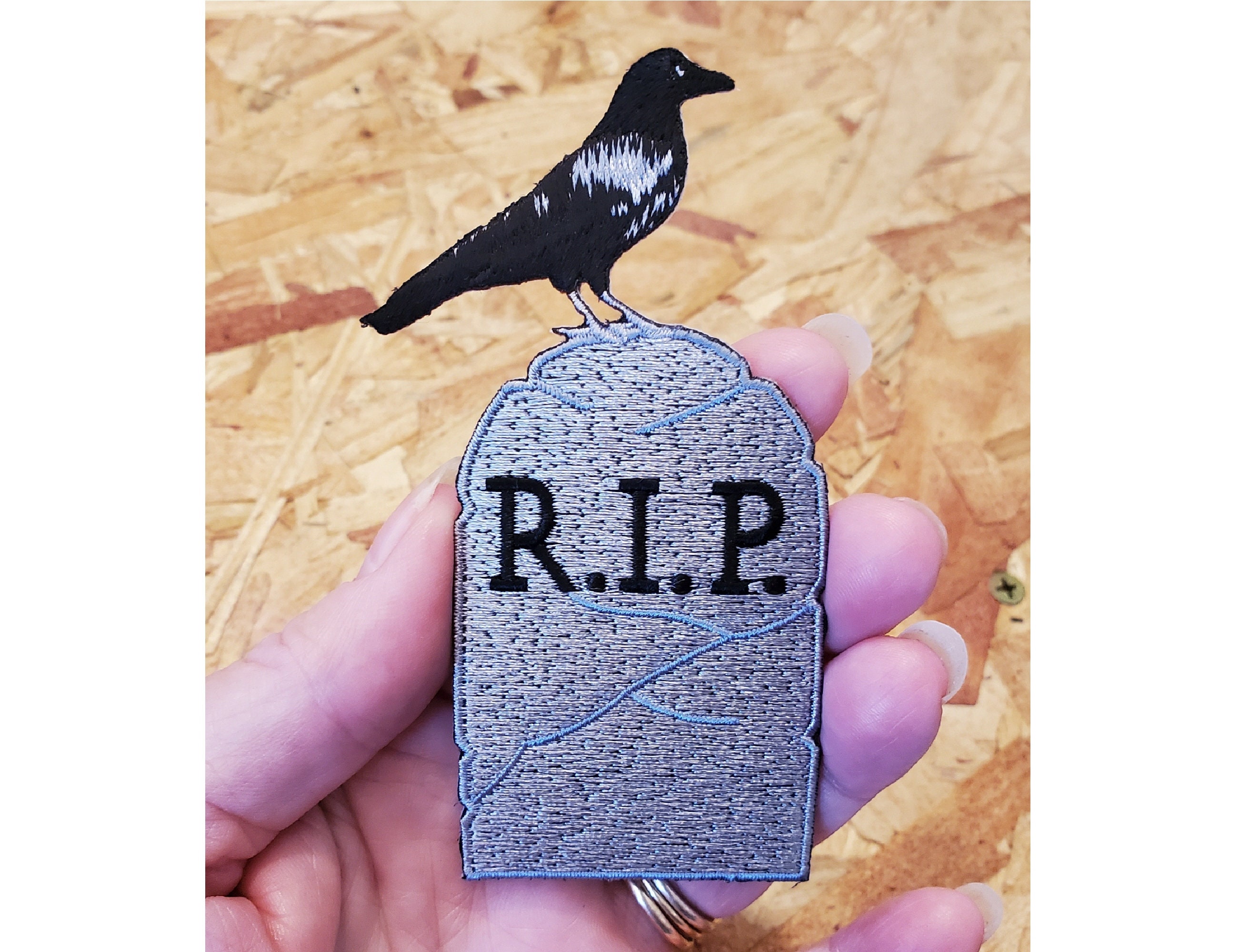 Parche Bordado Para Planchar Con Diseño De Lápida, Cuervo, Halloween, RIP, Tumba, Cementerio. - México