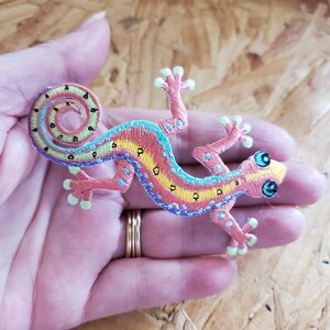 Gecko - Southwestern Lizard - Multi-Colored Iron On Applique Patch - Crafts - LG-R