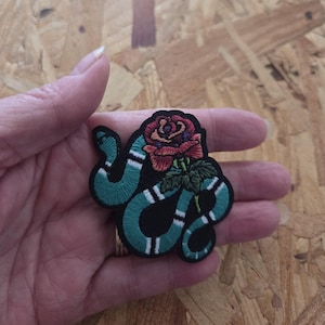 Snake - Kingsnake - Rose - Reptile - Embroidered Iron On Patch - Crafts - Herps