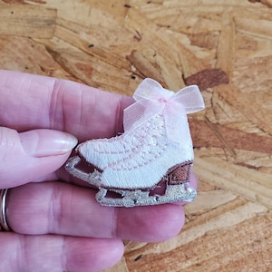 Ice Skating - Ice Skates - Embroidered Pink/Silver Iron On Applique Patch - L - Scrapbooking, Crafts