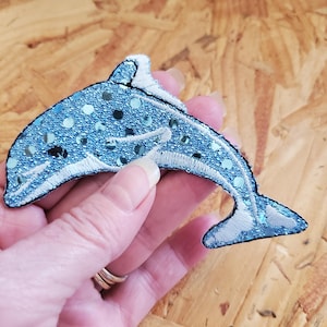 Dolphin - Ocean - Blue Sequin Discs - Aquarium - Embroidered Iron On Patch - L-Left  - Crafts