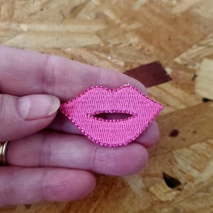 Lips - Kiss - Fashion - Model - MakeUp - Pink Embroidered Iron On Applique Patch - Face Mask - Crafts - C