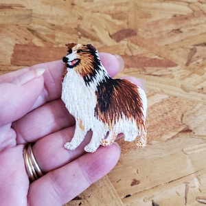 Collie - Dog - Pet - Fully embroidered Iron On Applique Patch - Crafts