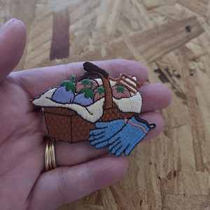 Farm - Vegetable Garden - Vegetables - Country - Embroidered Iron On Patch - Crafts