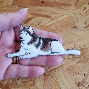Dog - Husky - Malamute - Pet - Embroidered On Felt Iron On Applique Patch