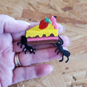 Cake - Picnic - BBQ - Summer - Food - Dessert - Ants - Embroidered Iron On Patch