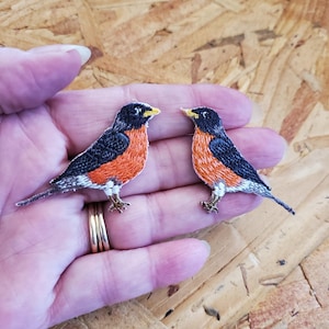 American Robin - Bird - Spring - Crafts - Embroidered Iron On Applique Patch - Set Of 2 SMALL