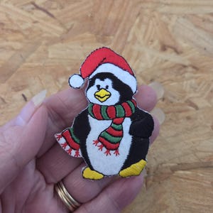 Penguin - Winter - Bird - Christmas - Embroidered Iron On Applique Patch - Crafts - RD