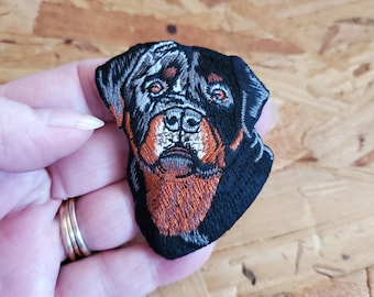 Dog - Rottweiler - Rottie - Pet - Front View - Embroidered Iron On Patch - Crafts