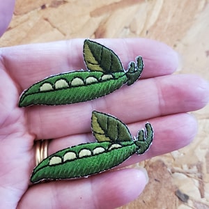 Peapod - Peas In Pods - Vegetables - Cooking - Chef - Kitchen Crafts -  Embroidered Iron On Applique Patch - 2 PCS