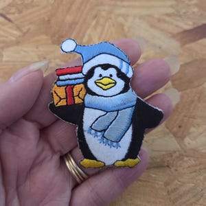 Penguin - Winter - Bird - Christmas - Embroidered Iron On Applique Patch - Crafts - BL
