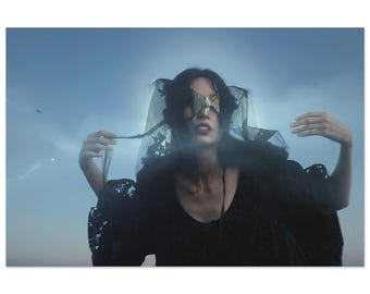 Mystischer Schmetterling: Kunstdruck von Fangs – Ikonischer Giclée-Druck für Ihr Zuhause