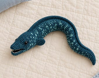 Blue Spotted Moray Eel Crochet Pattern PDF, Poseable Ocean Animal Amigurumi with Open Mouth
