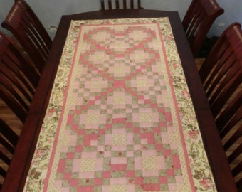 Hard copy Linked Hearts Quilt Pattern 34" x 70".  Bed Runner or Beautiful Runner for a large Table