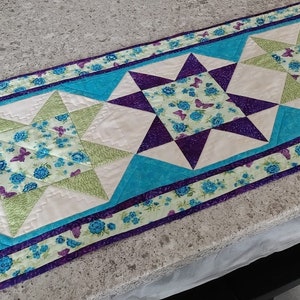 PDF Easy Stars quilted table runner pattern, The Fabric Addict