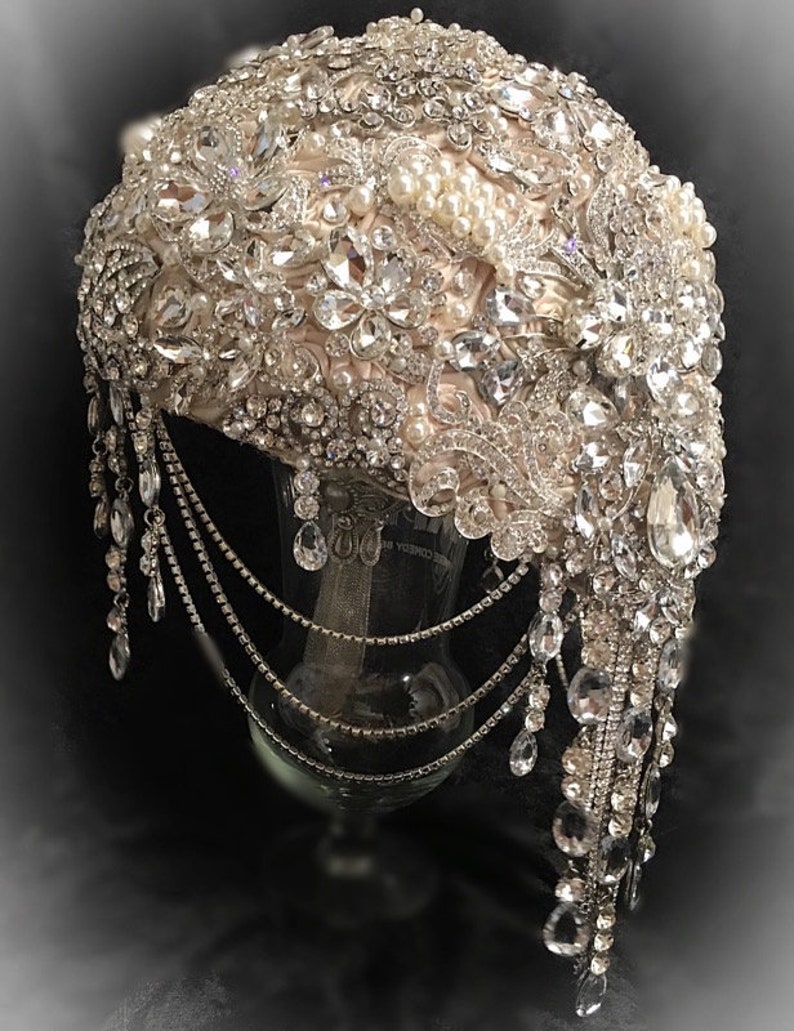 LAXPICOL Women's Vintage Crystal Flower Teardrop Brooch - Gold Tone Rhinestone Wedding Jewelry - View #9