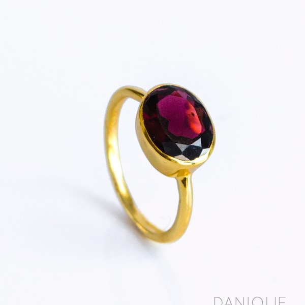 Oval Garnet Quartz Ring, January Birthstone Ring, Stacking Ring, Gold Ring, oval Ring, stackable ring, bezel set ring, birthday gift for her