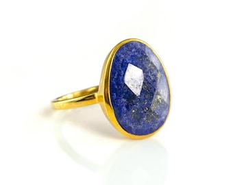 Teardrop Lapis Lazuli ring, September Birthstone, Oval ring, bezel set ring, statement ring, gold ring, gemstone ring, stackable ring blue