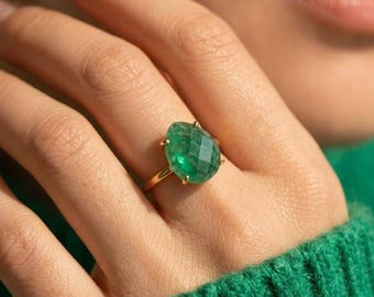 Teardrop Emerald Ring • May Birthstone Ring in Sterling Silver or 18K Yellow or Rose Vermeil Gold, Green raw emerald Gemstone Gift for Her