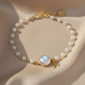 Bracciale con pietra portafortuna iniziale, regalo personalizzato per damigella d'onore, gioielli con nome personalizzato per lei, delicato braccialetto regolabile in oro o argento per Natale