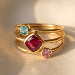 Mom Birthstone Ring Set, Custom Kids Birthstone Rings, Stackable Family Ring for Mom, Mother’s Ring Set, New Mom Gift, Push Present DIAM-3mm